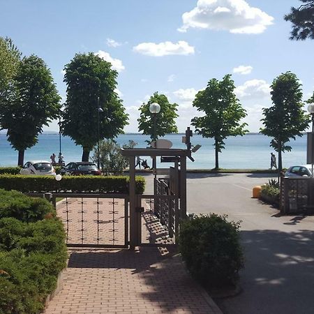 Apartmán Le Rive Desenzano del Garda Exteriér fotografie