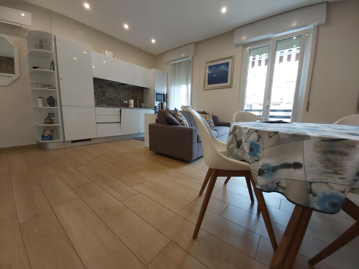 Apartmán Le Rive Desenzano del Garda Exteriér fotografie