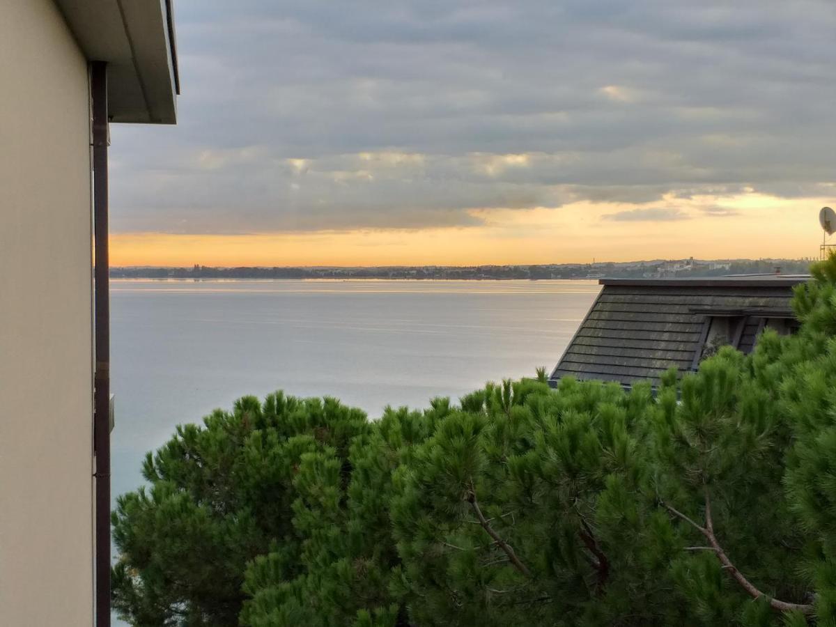 Apartmán Le Rive Desenzano del Garda Exteriér fotografie